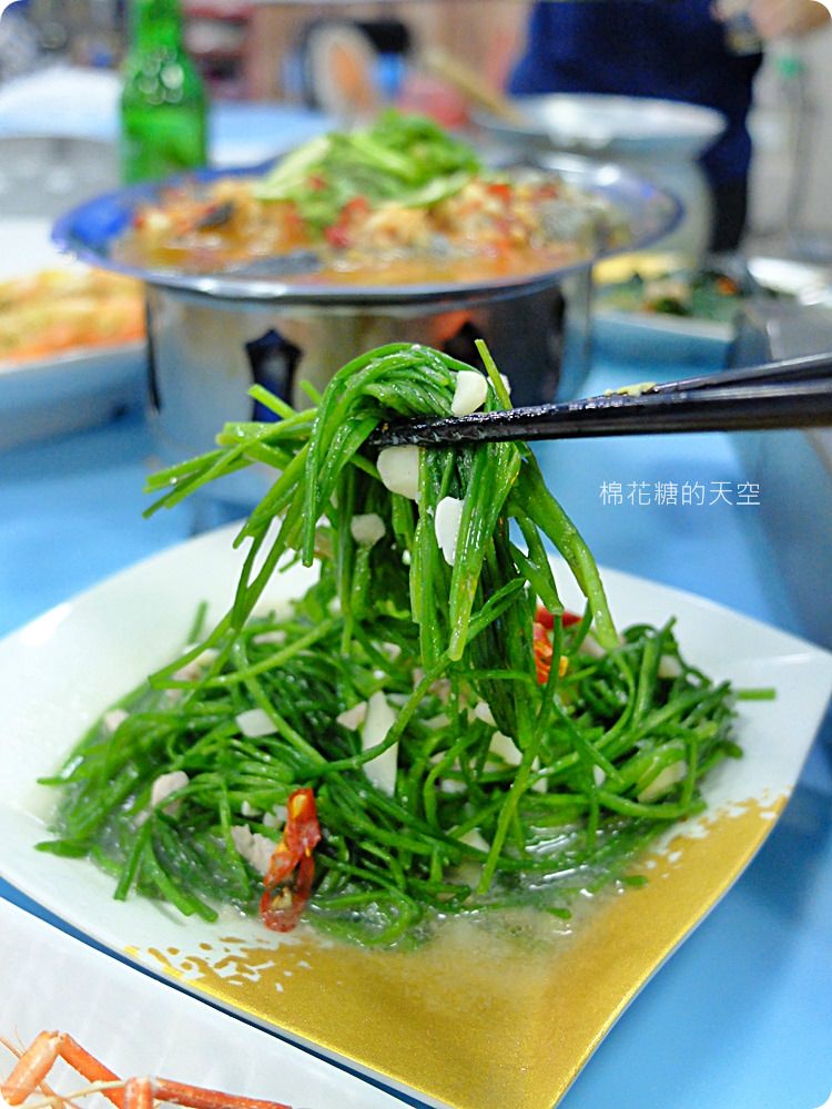 活跳跳鮮蝦直上桌，吉品釣蝦美食廣場好吃又好玩，下班釣蝦超舒壓