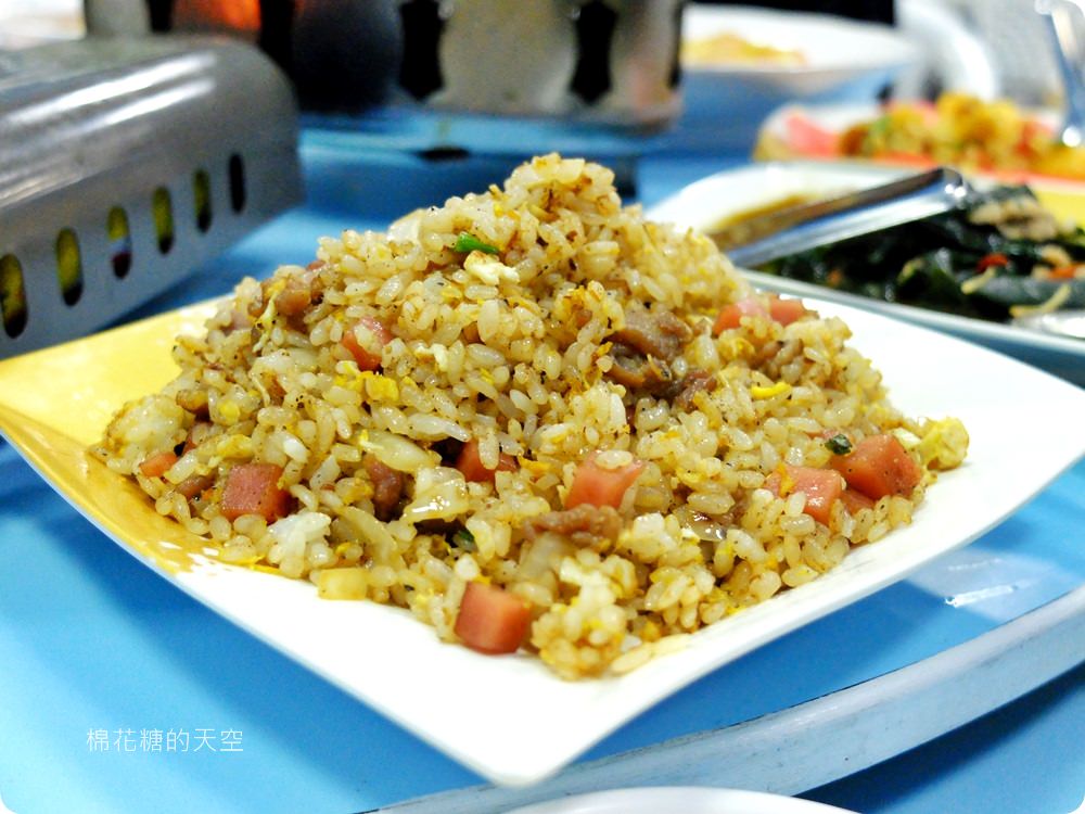 活跳跳鮮蝦直上桌，吉品釣蝦美食廣場好吃又好玩，下班釣蝦超舒壓