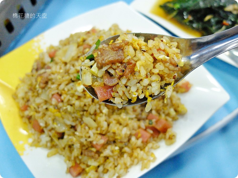 活跳跳鮮蝦直上桌，吉品釣蝦美食廣場好吃又好玩，下班釣蝦超舒壓