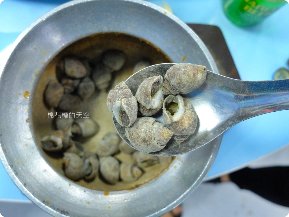 活跳跳鮮蝦直上桌，吉品釣蝦美食廣場好吃又好玩，下班釣蝦超舒壓