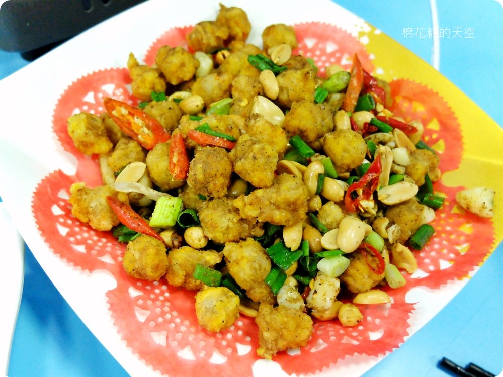 活跳跳鮮蝦直上桌，吉品釣蝦美食廣場好吃又好玩，下班釣蝦超舒壓