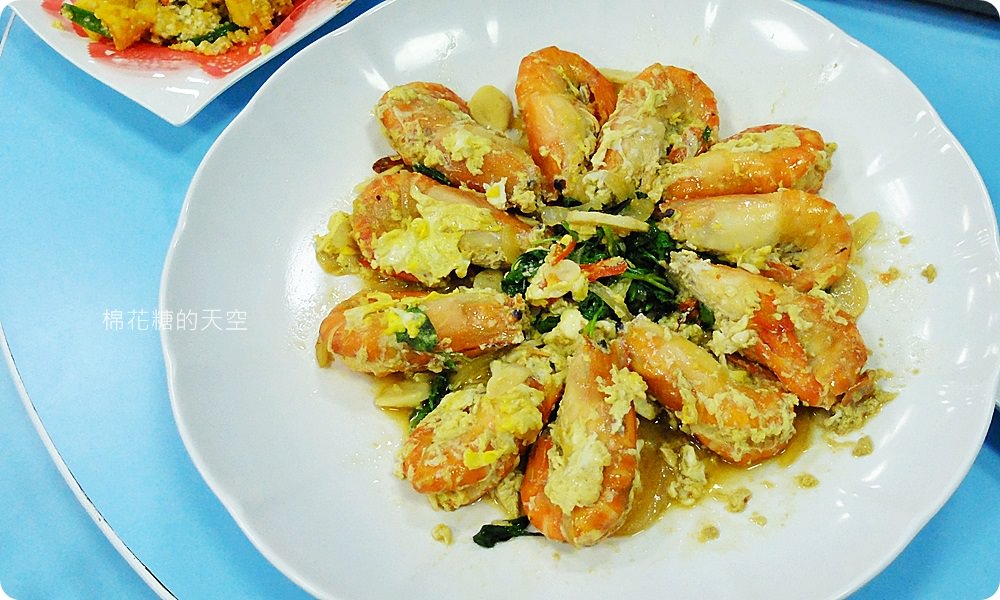 活跳跳鮮蝦直上桌，吉品釣蝦美食廣場好吃又好玩，下班釣蝦超舒壓