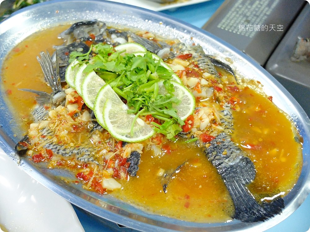 活跳跳鮮蝦直上桌，吉品釣蝦美食廣場好吃又好玩，下班釣蝦超舒壓