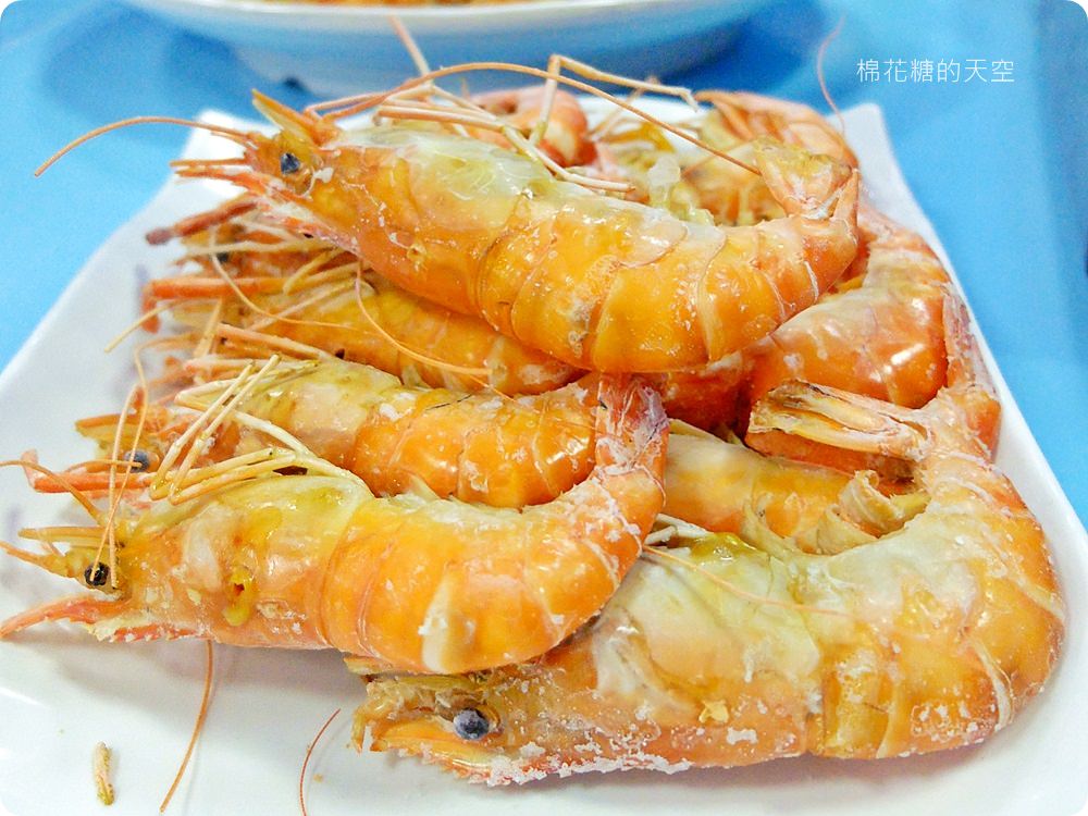 活跳跳鮮蝦直上桌，吉品釣蝦美食廣場好吃又好玩，下班釣蝦超舒壓