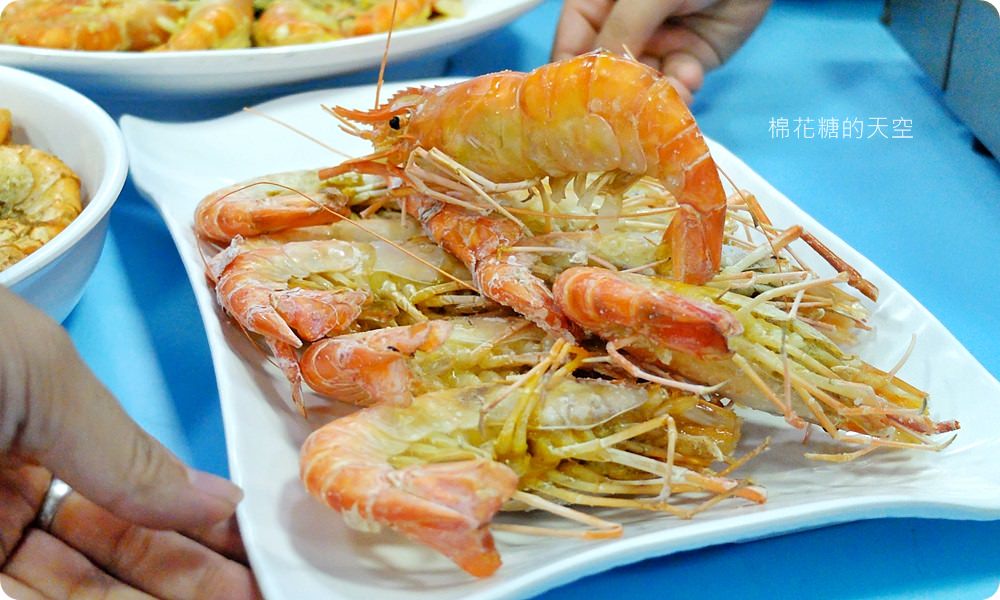 活跳跳鮮蝦直上桌，吉品釣蝦美食廣場好吃又好玩，下班釣蝦超舒壓