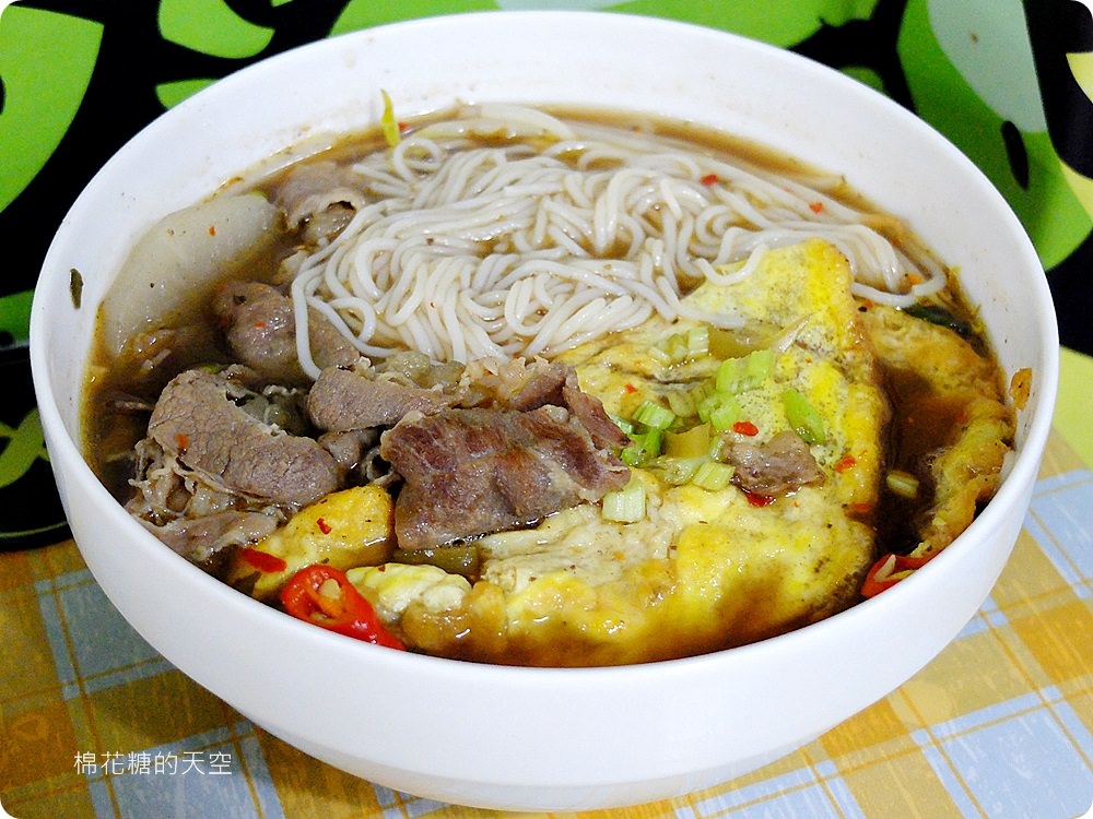 道地泰式料理個人餐，泰小葉多種泰國湯麵超暖心