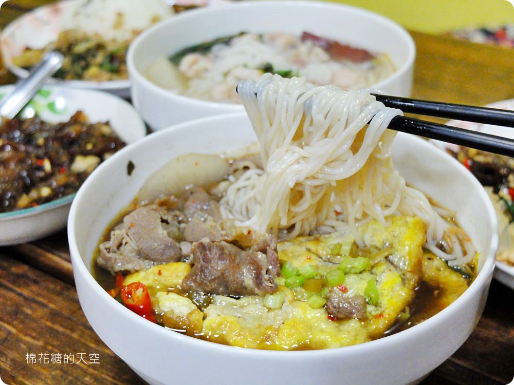 道地泰式料理個人餐，泰小葉多種泰國湯麵超暖心