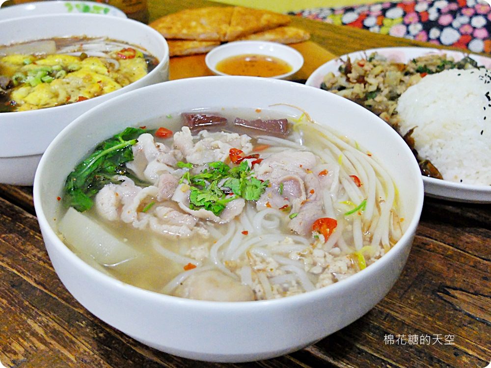道地泰式料理個人餐，泰小葉多種泰國湯麵超暖心