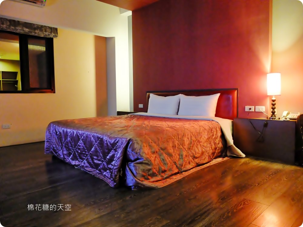 南投埔里香亭溫泉渡假湯屋環繞山林裡的秘密基地，走路就可以到觀音瀑布喔！