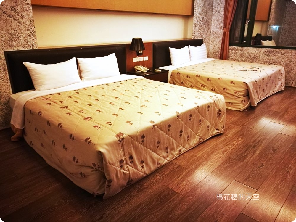 南投埔里香亭溫泉渡假湯屋環繞山林裡的秘密基地，走路就可以到觀音瀑布喔！