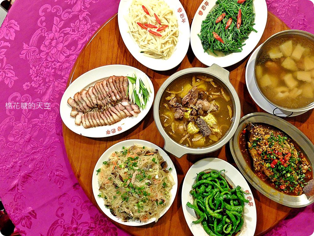 南投埔里香亭溫泉渡假湯屋環繞山林裡的秘密基地，走路就可以到觀音瀑布喔！