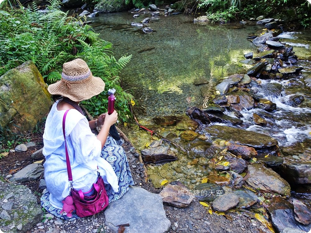 南投埔里香亭溫泉渡假湯屋環繞山林裡的秘密基地，走路就可以到觀音瀑布喔！