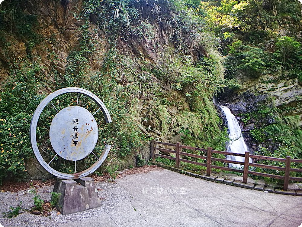 南投埔里香亭溫泉渡假湯屋環繞山林裡的秘密基地，走路就可以到觀音瀑布喔！