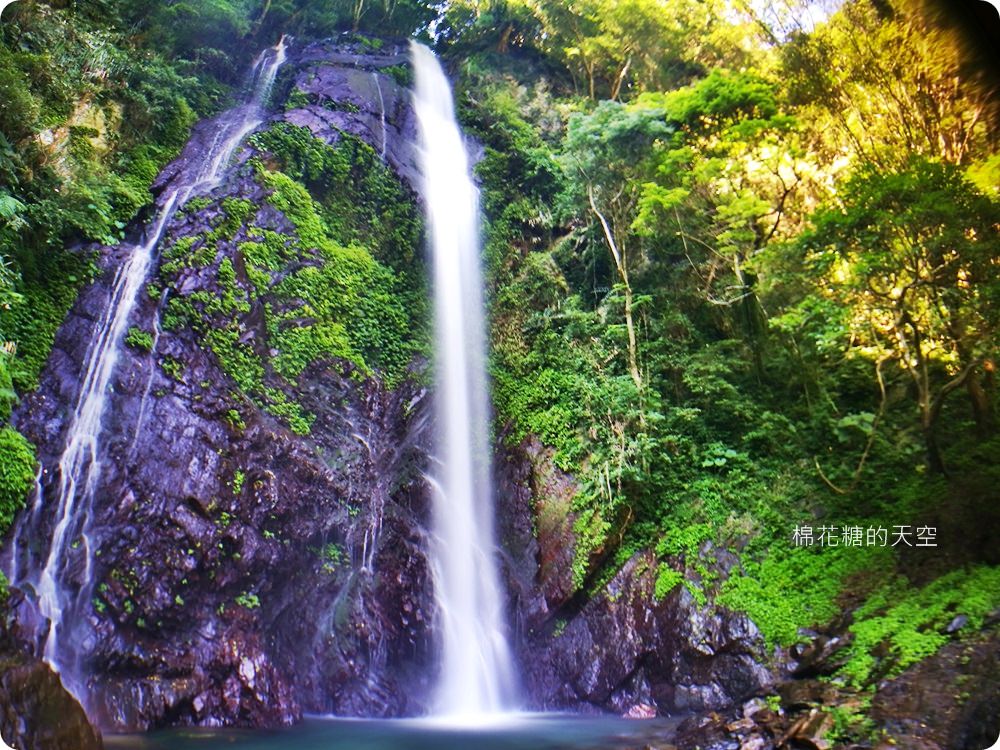 南投埔里香亭溫泉渡假湯屋環繞山林裡的秘密基地，走路就可以到觀音瀑布喔！