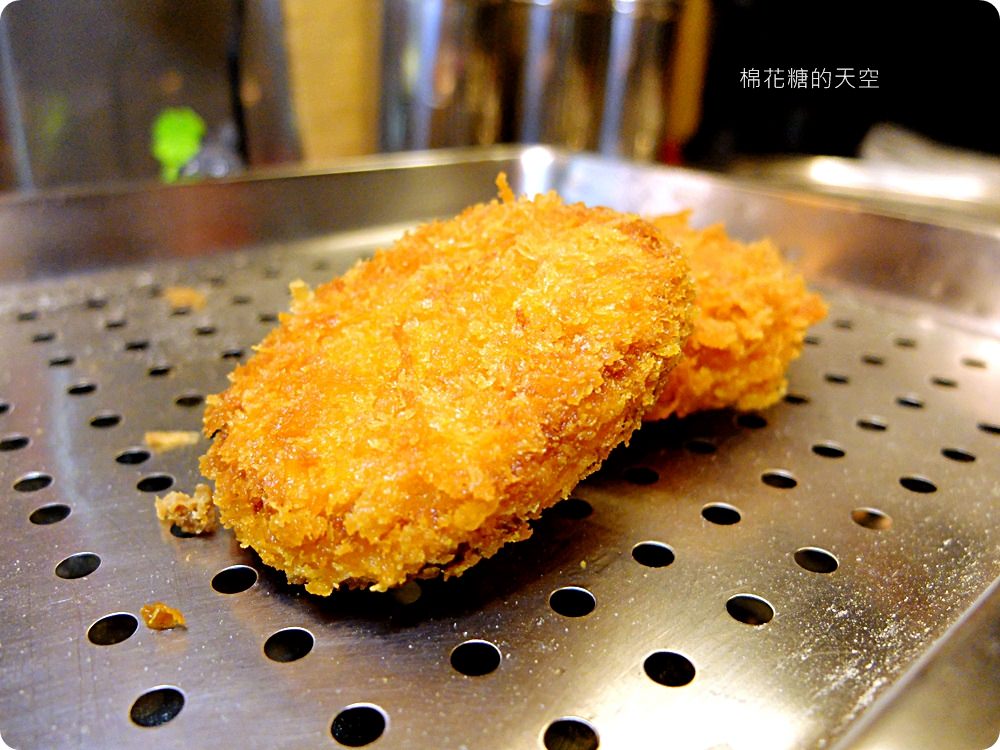 台中龍富夜市內藏高檔日式炸物,不二魂日式雞排外酥內多汁、超厚超飽口! 台中龍富夜市內藏高檔日式炸物,不二魂日式雞排外酥內多汁、超厚超飽口!