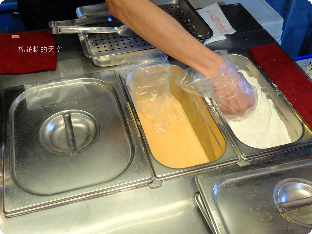 台中龍富夜市內藏高檔日式炸物,不二魂日式雞排外酥內多汁、超厚超飽口! 台中龍富夜市內藏高檔日式炸物,不二魂日式雞排外酥內多汁、超厚超飽口!