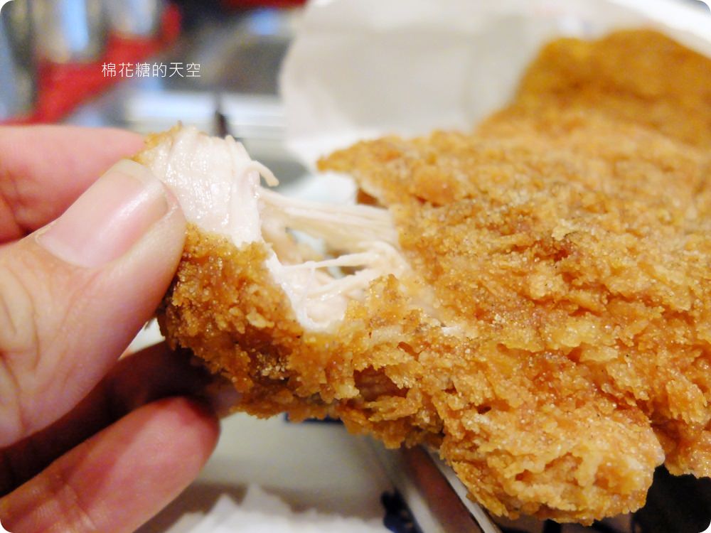 台中龍富夜市內藏高檔日式炸物,不二魂日式雞排外酥內多汁、超厚超飽口! 台中龍富夜市內藏高檔日式炸物,不二魂日式雞排外酥內多汁、超厚超飽口!