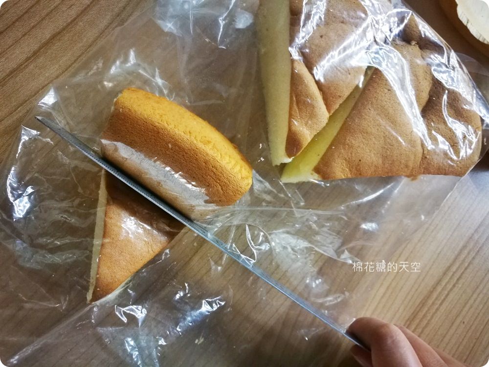 台中平價伴手禮-向上市場滋養蛋糕，草悟道旁古早味蛋糕超推薦