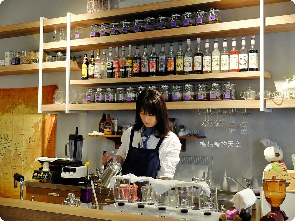 超澎湃下午茶鬆餅滿滿一盤生菜太驚人！台中大里35 cafe給料不手軟