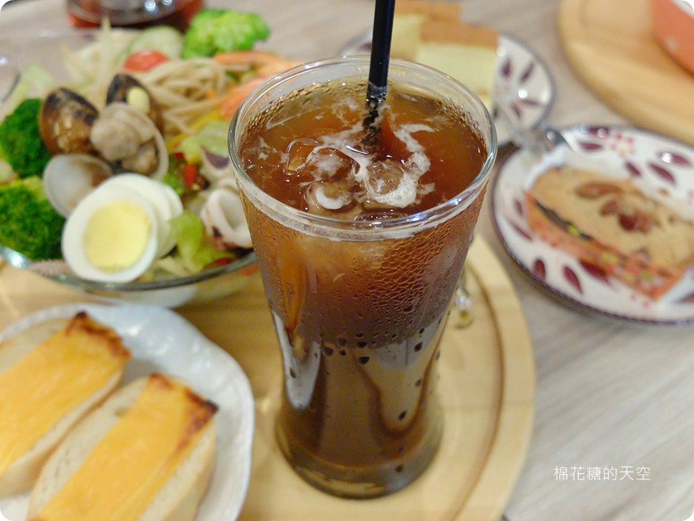 超澎湃下午茶鬆餅滿滿一盤生菜太驚人！台中大里35 cafe給料不手軟