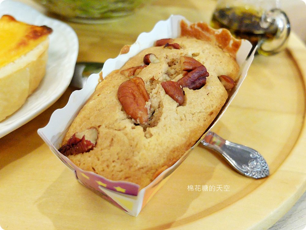 超澎湃下午茶鬆餅滿滿一盤生菜太驚人！台中大里35 cafe給料不手軟