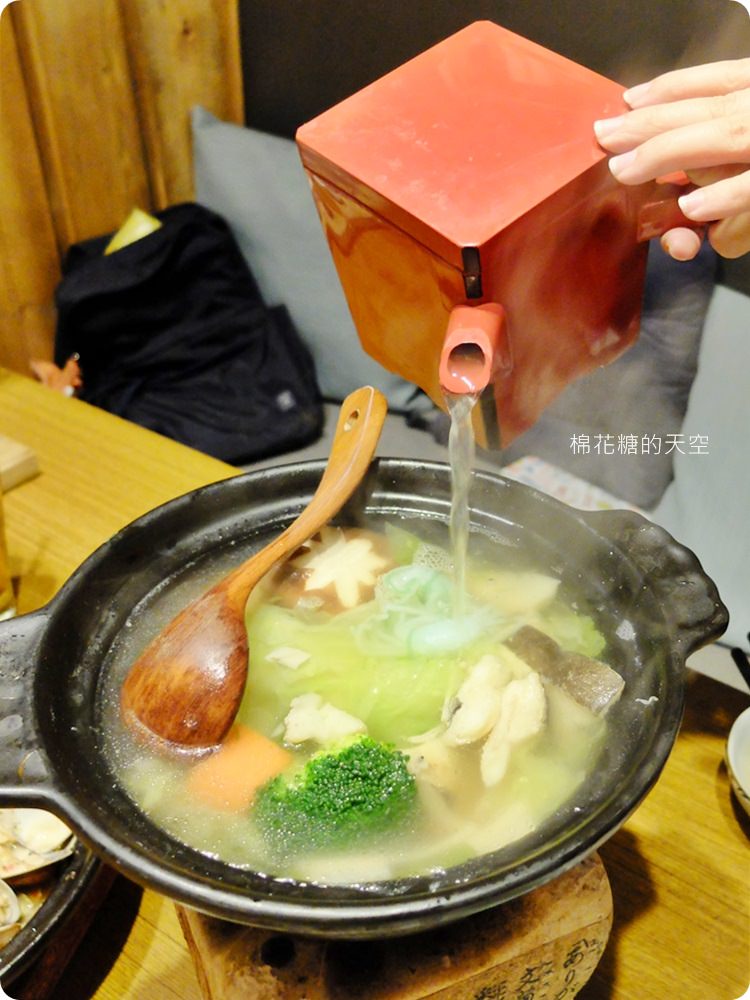 台中深夜食堂推薦-百川日本串燒，酒蒸蛤蠣吃完還有美味彩蛋！就在文心路旁