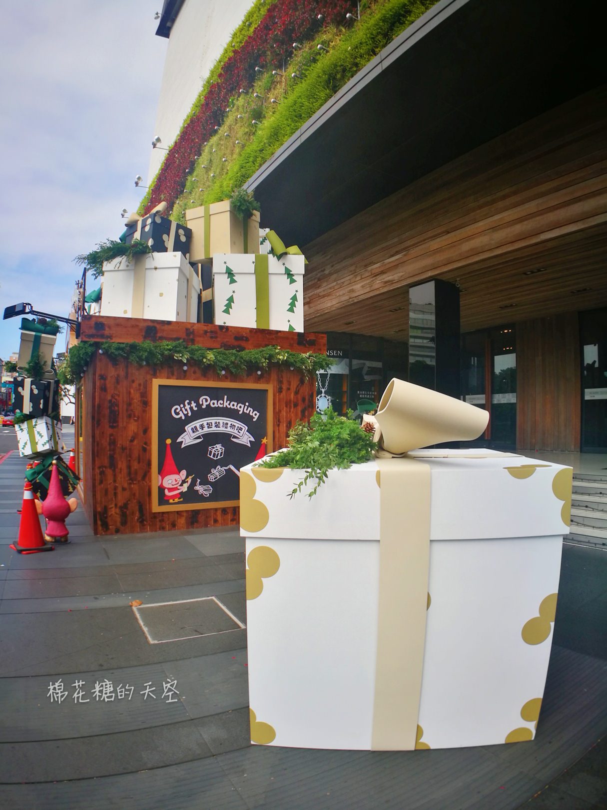 叮叮噹～勤美聖誕村開村啦！聖誕老公公放大假，小精靈代班送禮物