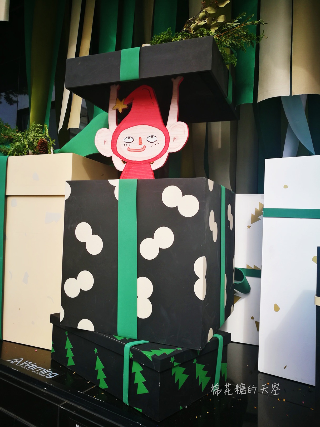 叮叮噹～勤美聖誕村開村啦！聖誕老公公放大假，小精靈代班送禮物