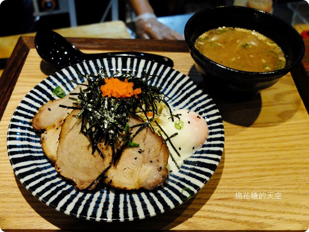 夜間限定美食沙鹿日出町，蓋飯、拉麵、小菜通通超人氣！