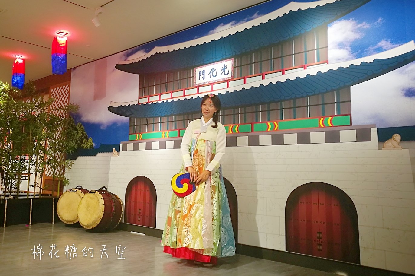 台中新光三越韓國商品展，韓服體驗消費滿額免費送！