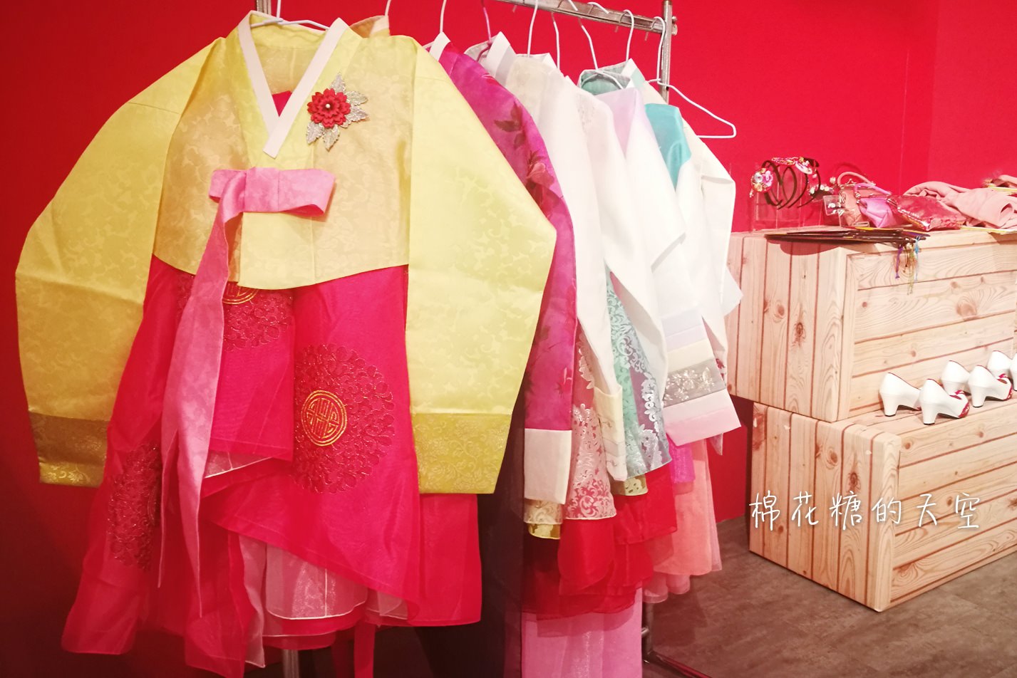 台中新光三越韓國商品展，韓服體驗消費滿額免費送！