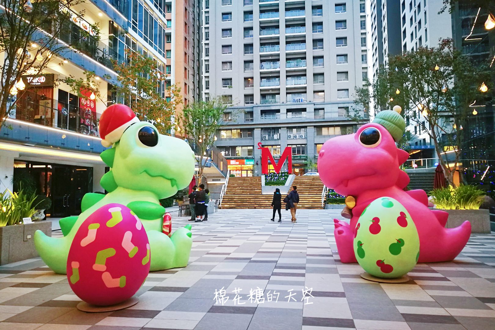 IG瘋傳！萌翻天聖誕胖恐龍讓人少女心大爆發！