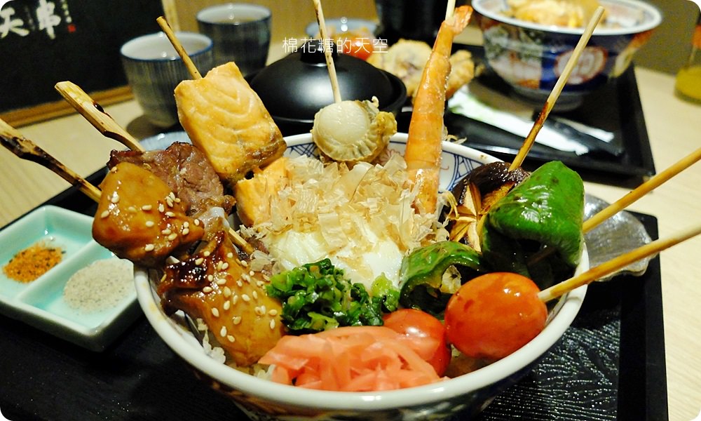 中友百貨美食推薦|天串招牌串揚套餐排排站超療癒！獨特炸牛排還有邪惡粉紅切面喔！
