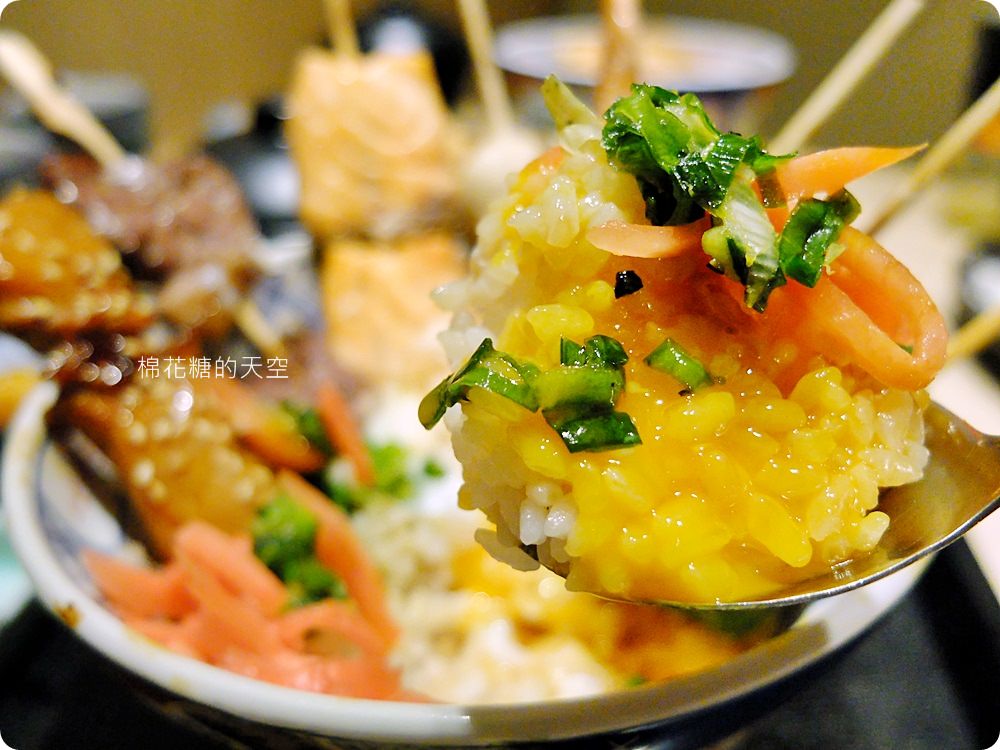 中友百貨美食推薦|天串招牌串揚套餐排排站超療癒！獨特炸牛排還有邪惡粉紅切面喔！