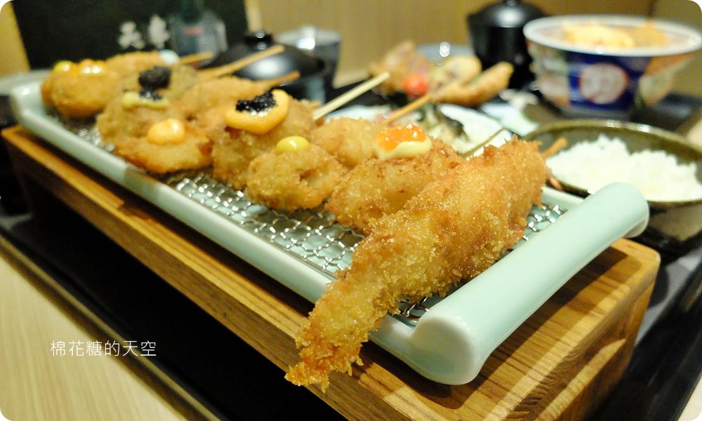 中友百貨美食推薦|天串招牌串揚套餐排排站超療癒！獨特炸牛排還有邪惡粉紅切面喔！