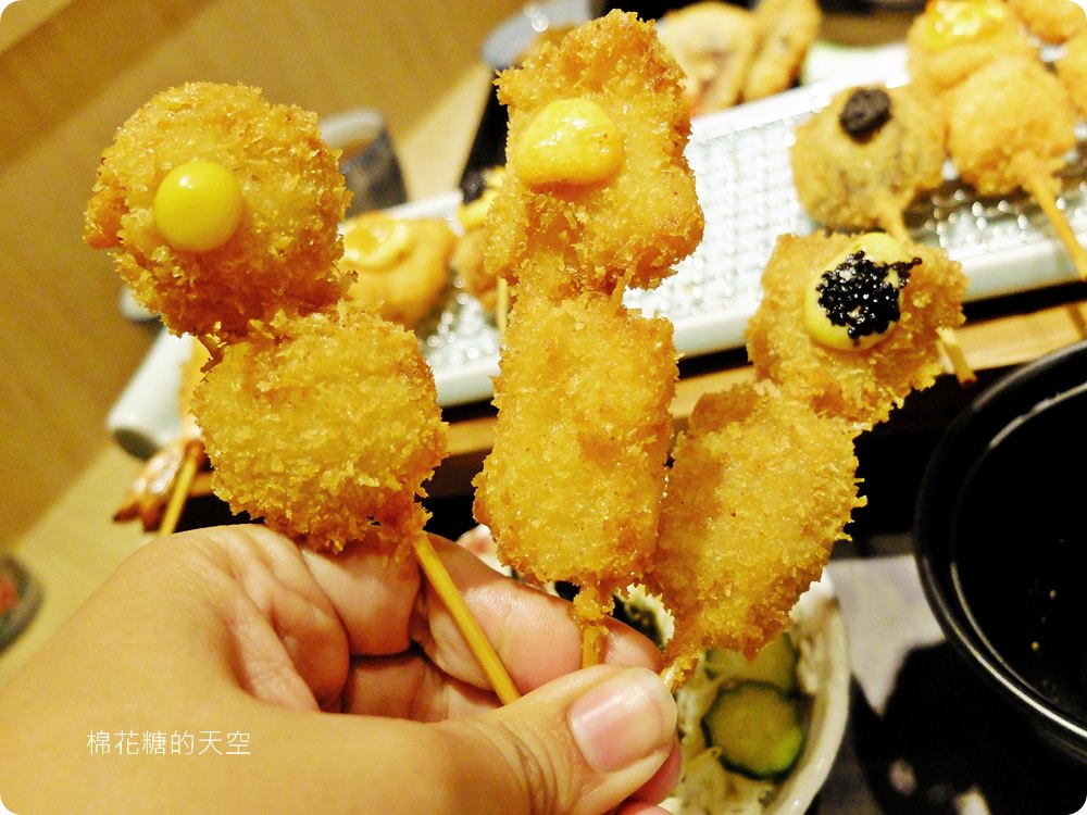 中友百貨美食推薦|天串招牌串揚套餐排排站超療癒！獨特炸牛排還有邪惡粉紅切面喔！
