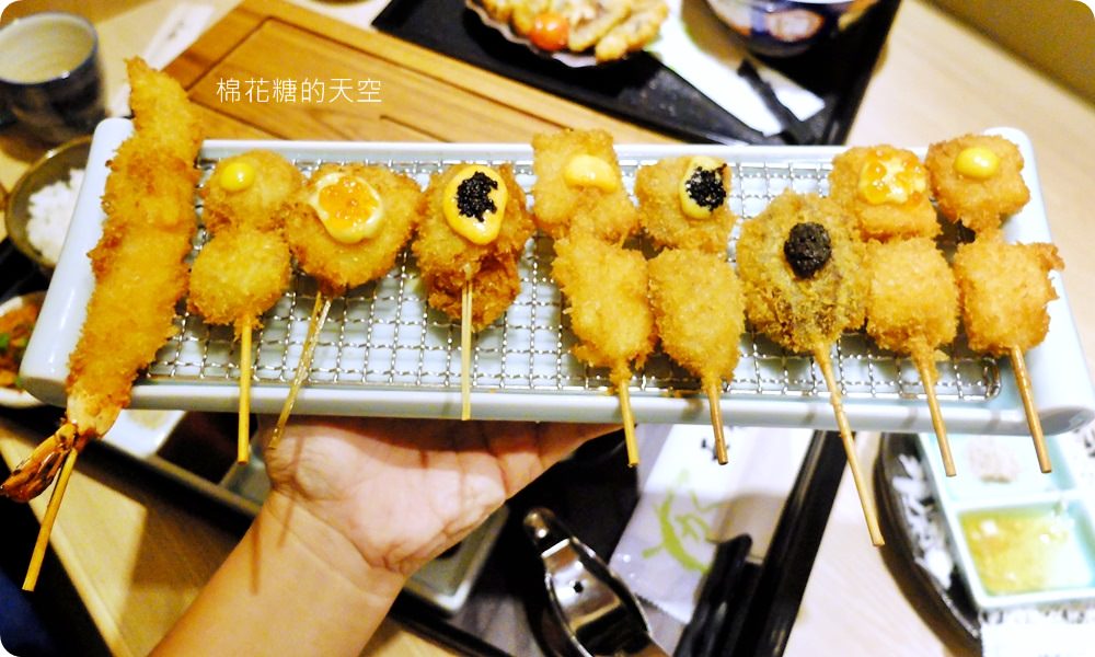 中友百貨美食推薦|天串招牌串揚套餐排排站超療癒！獨特炸牛排還有邪惡粉紅切面喔！