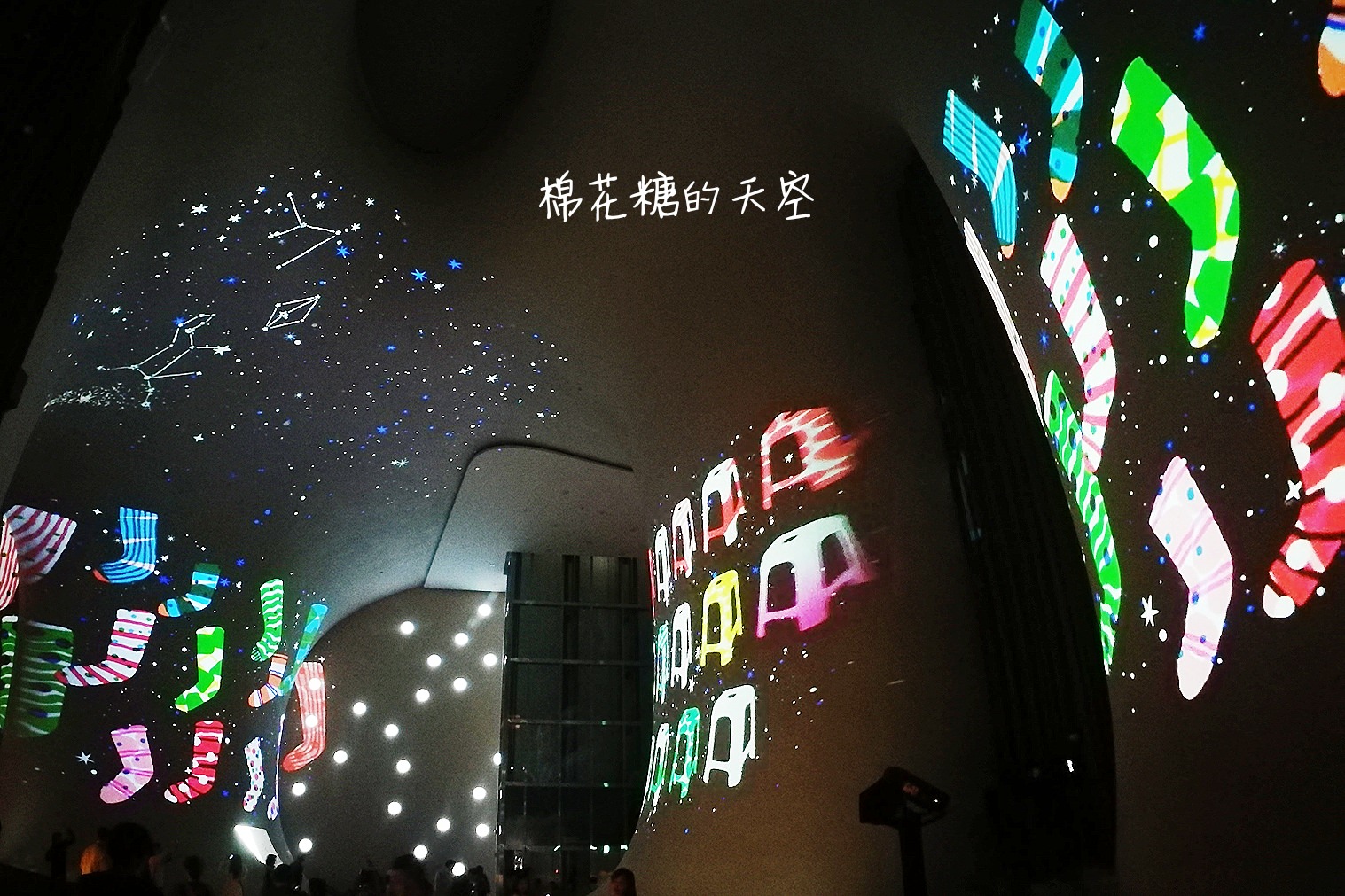 臺中國家歌劇院繽紛聖誕夢，魔幻隧道添童趣胡桃鉗娃娃換裝秀，文末有完整影片