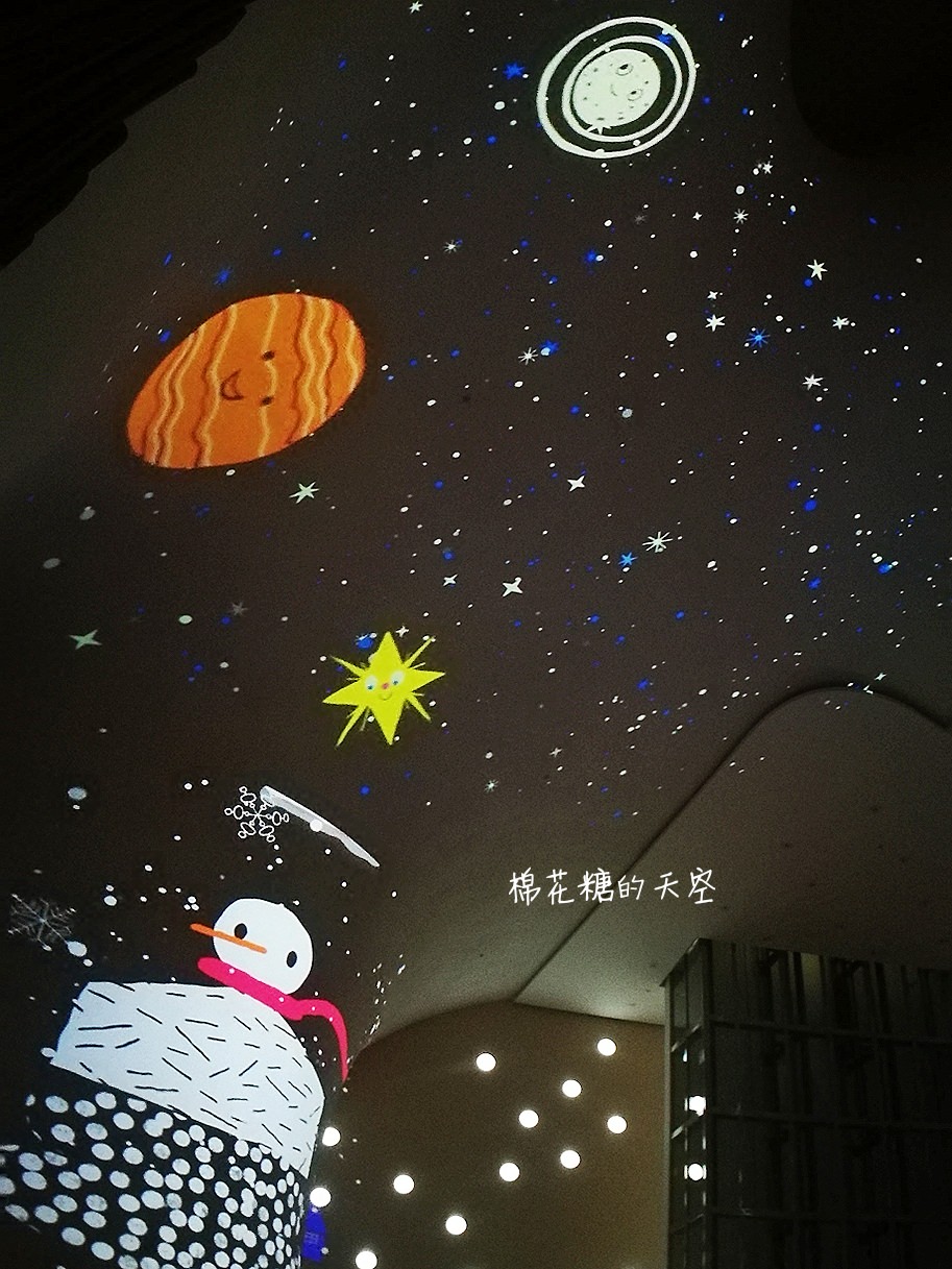 臺中國家歌劇院繽紛聖誕夢，魔幻隧道添童趣胡桃鉗娃娃換裝秀，文末有完整影片