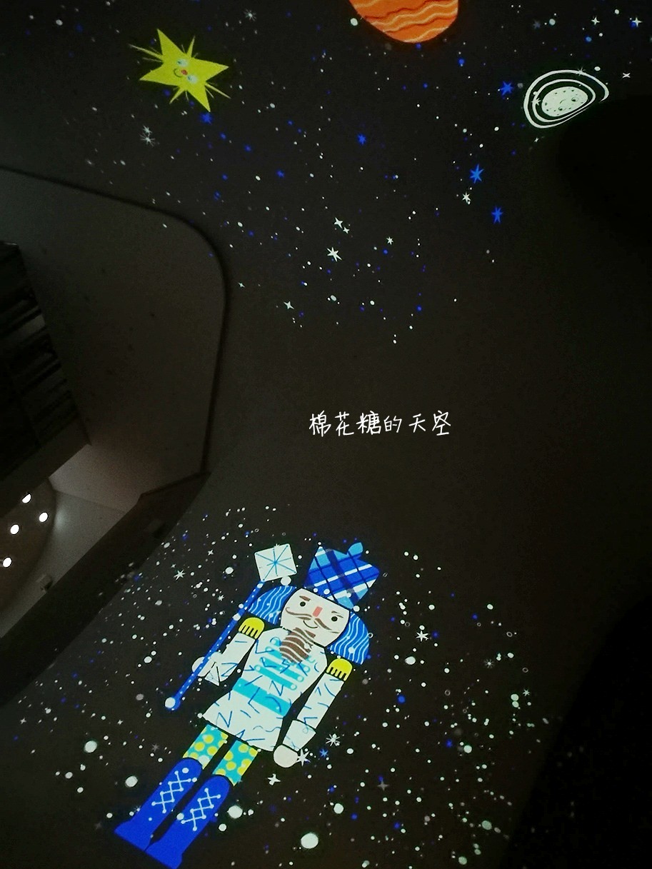 臺中國家歌劇院繽紛聖誕夢，魔幻隧道添童趣胡桃鉗娃娃換裝秀，文末有完整影片