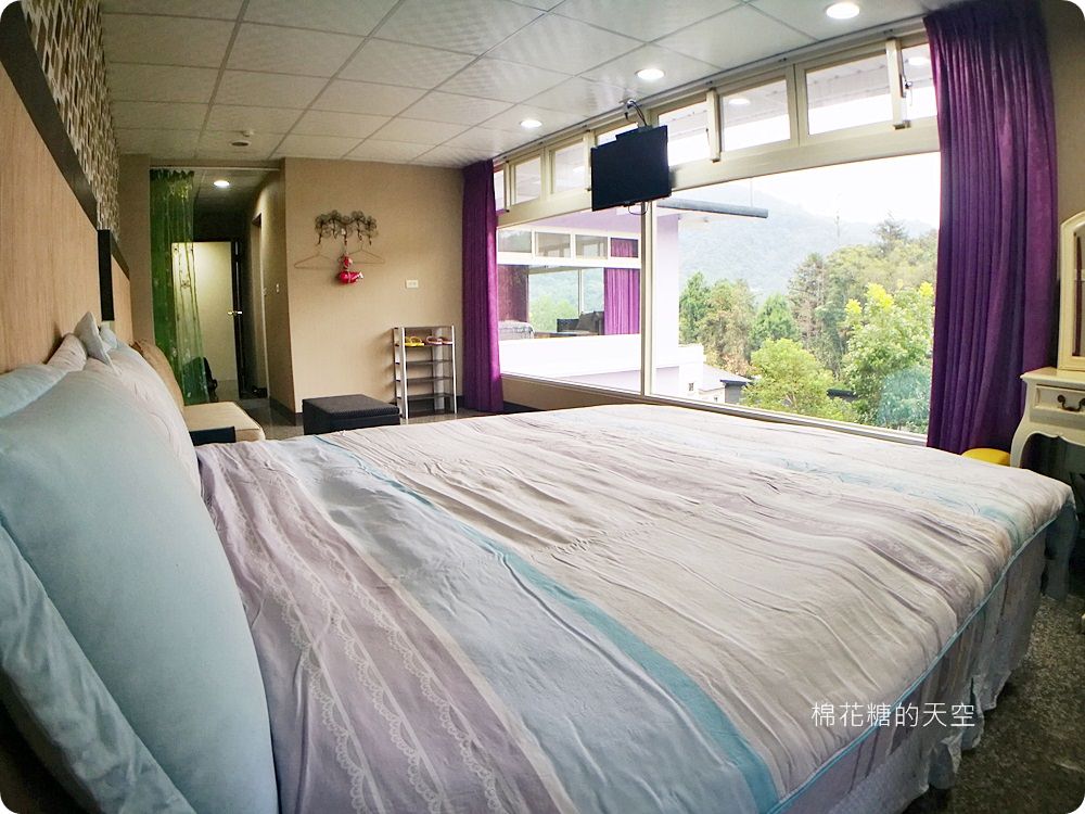 日月潭週邊民宿竟然有國際大廚辦桌!日月桐舞夢幻紫色民宿還有小朋友球池可以玩耍喔! 日月潭週邊民宿竟然有國際大廚辦桌!日月桐舞夢幻紫色民宿還有小朋友球池可以玩耍喔!