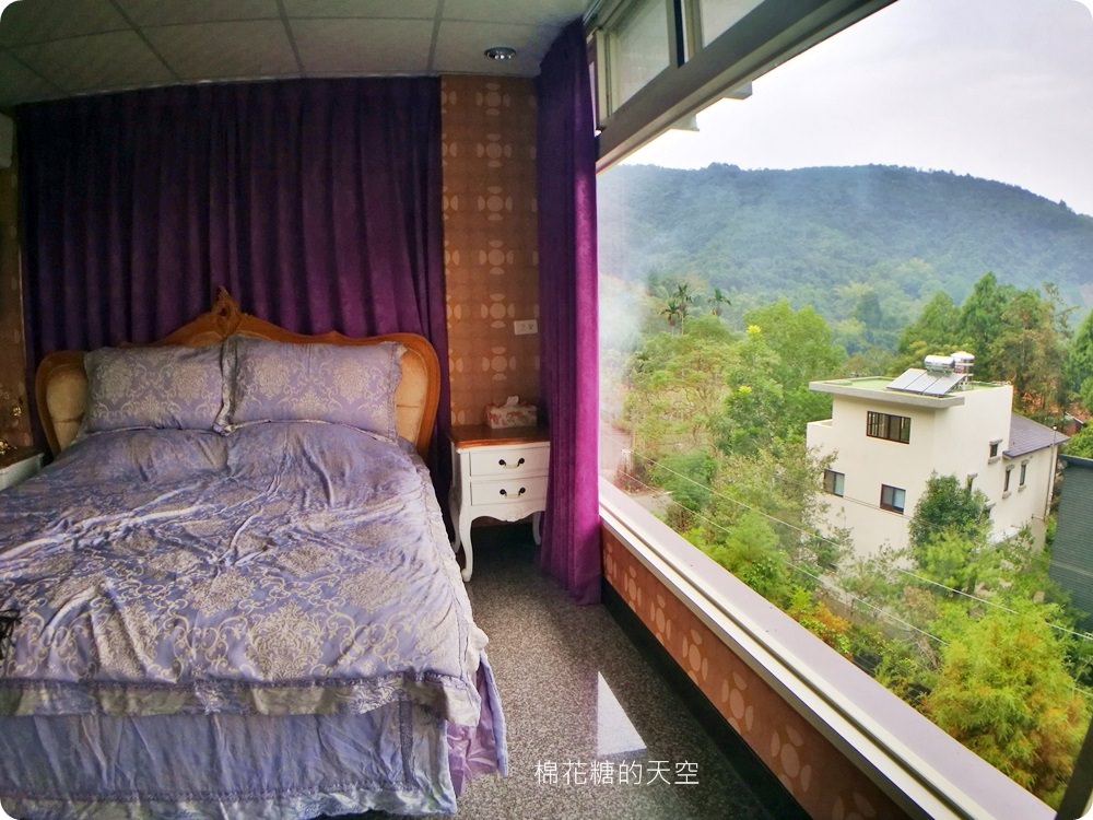 日月潭週邊民宿竟然有國際大廚辦桌！日月桐舞夢幻紫色民宿還有小朋友球池可以玩耍喔！