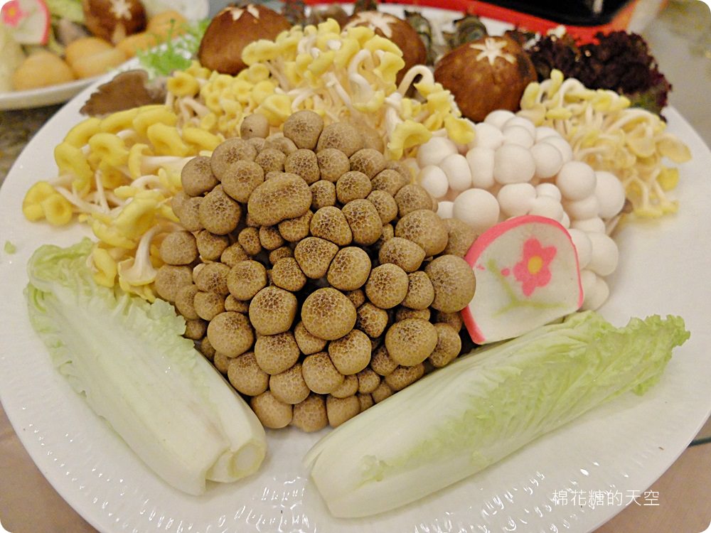 日月潭週邊民宿竟然有國際大廚辦桌!日月桐舞夢幻紫色民宿還有小朋友球池可以玩耍喔! 日月潭週邊民宿竟然有國際大廚辦桌!日月桐舞夢幻紫色民宿還有小朋友球池可以玩耍喔!