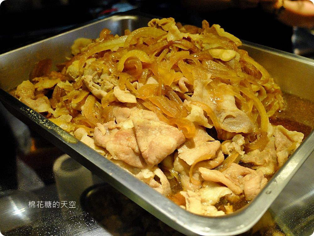 咖哩飯加豬排再加日式雞排只要一百元，白飯還加到飽！快來一中「極」職人咖哩報到