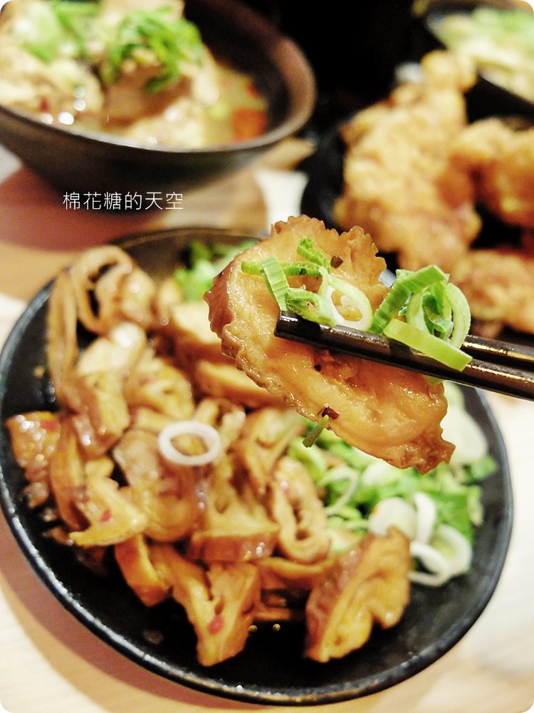 台中麻辣鍋推薦|那個鍋泡椒酸辣等你來挑戰！那個麵還能吃到飽
