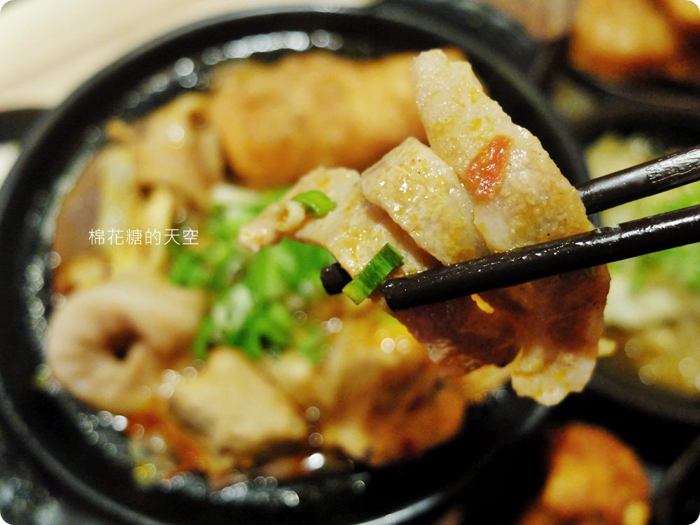 台中麻辣鍋推薦|那個鍋泡椒酸辣等你來挑戰！那個麵還能吃到飽
