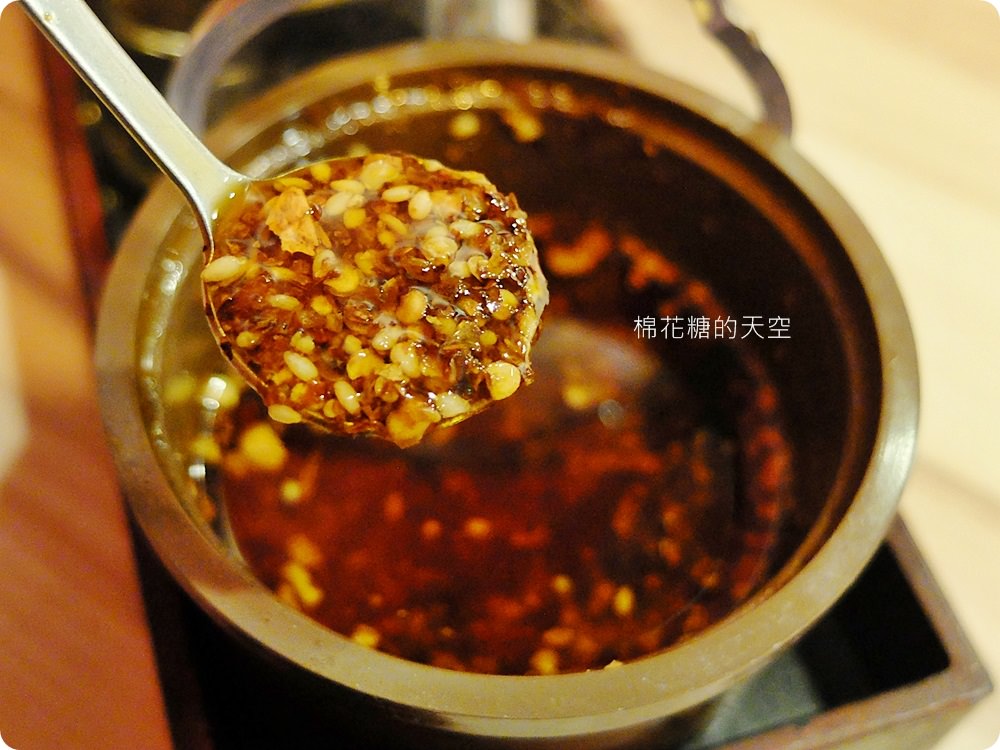 台中麻辣鍋推薦|那個鍋泡椒酸辣等你來挑戰！那個麵還能吃到飽