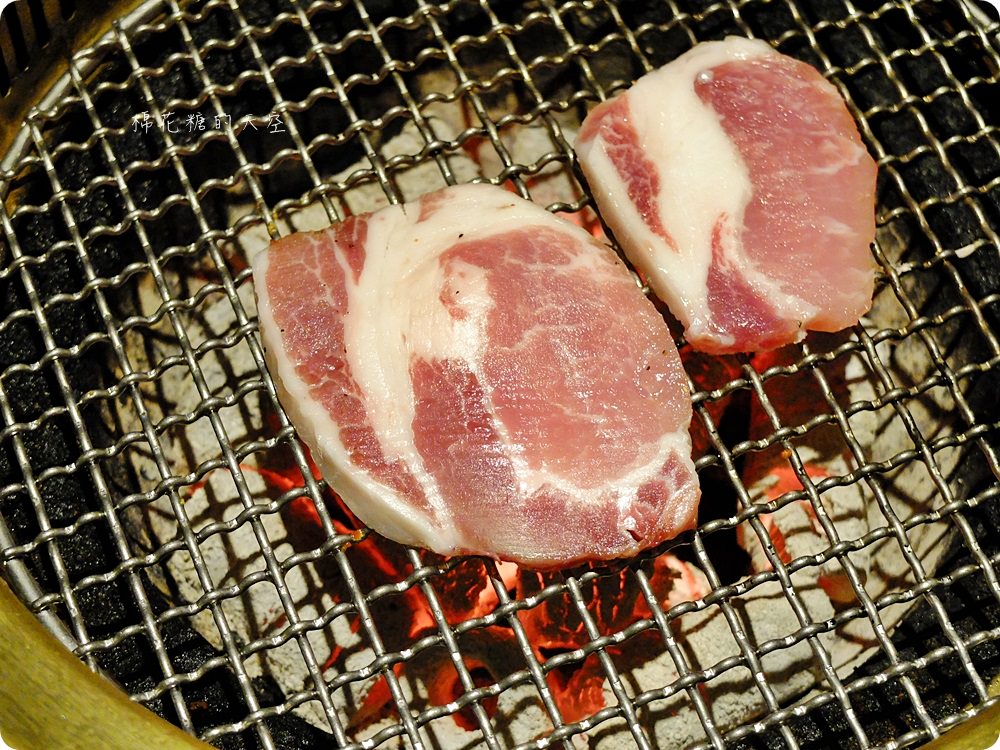 秋紅谷旁市太郎燒肉市場全新菜單大改版，商業午餐也能平價吃吃高檔燒肉囉！