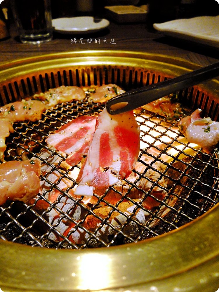 秋紅谷旁市太郎燒肉市場全新菜單大改版，商業午餐也能平價吃吃高檔燒肉囉！