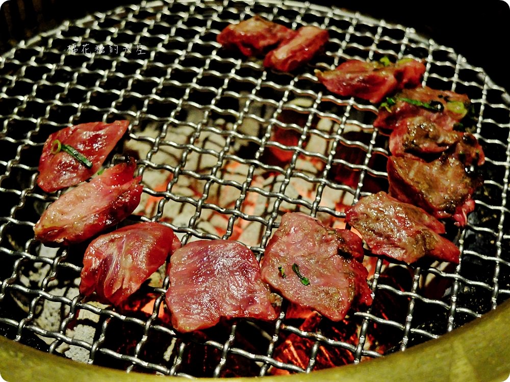 秋紅谷旁市太郎燒肉市場全新菜單大改版，商業午餐也能平價吃吃高檔燒肉囉！